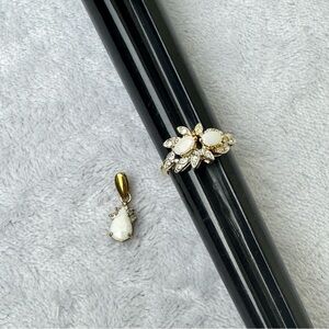 Vintage Opal Ring and Pendant Set 18kt HGE